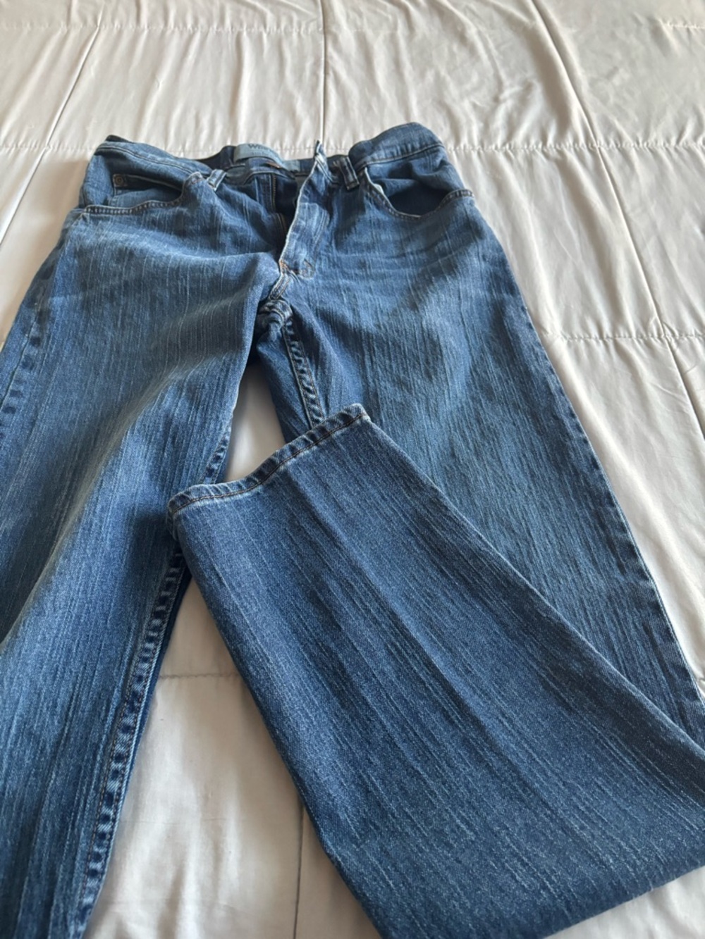 Wrangler Men’s Straight Leg Denim Jeans in Medium Blue